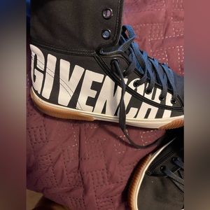 Givenchy woman sneakers!
